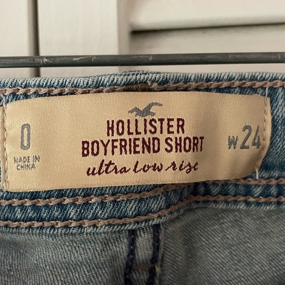 Hollister Boyfriend Short.   W/24 Size 0 , low rise - Picture 2 of 3